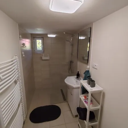 Family Apartment Pod Sneznikem 아파트